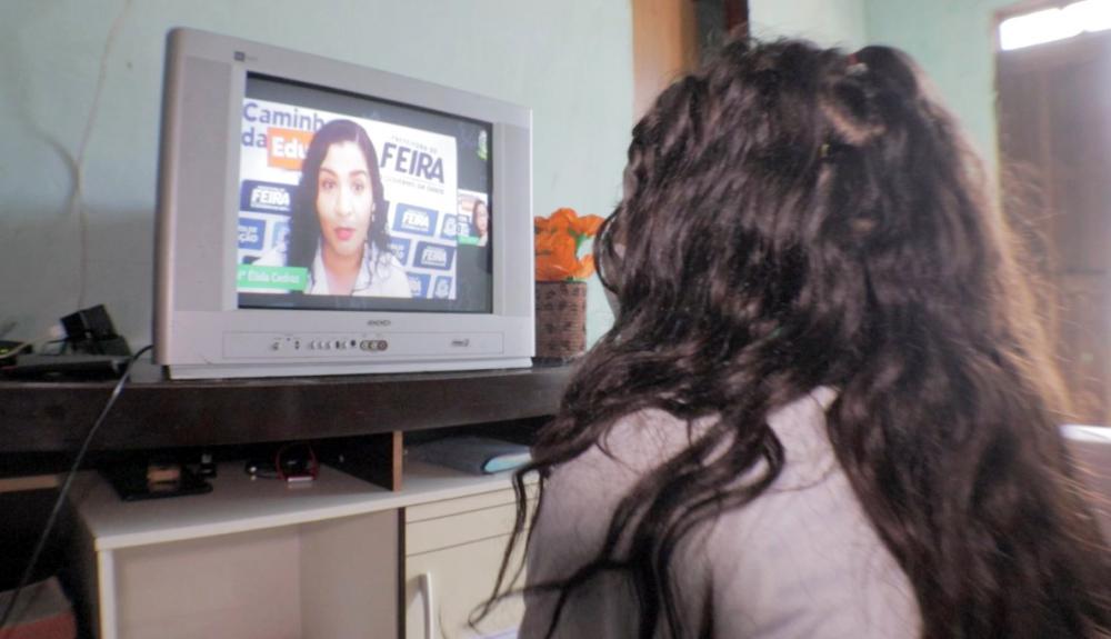 Aulas para estudantes da Educação municipal tomam conta da TV aberta em Feira