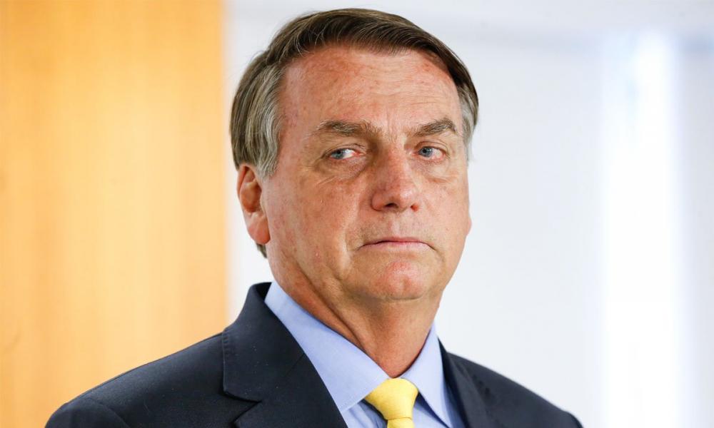 Com intestino obstruído, Bolsonaro será transferido para São Paulo