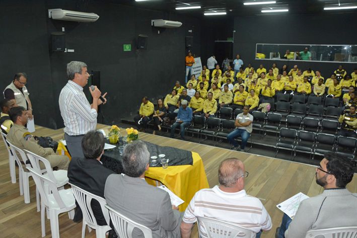 Prefeito marca reunião com a SMTT para discutir situação dos agentes de trânsito