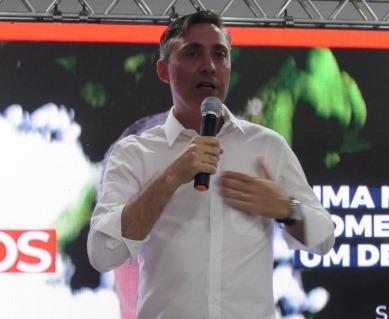 Carlos Medeiros pressiona deputados federais contra aumento do fundo eleitoral