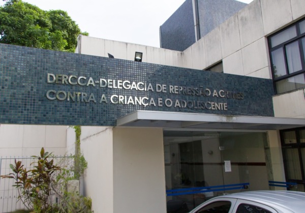 Casal é preso por suspeita de tentar vender filha recém-nascida por R$ 9 mil