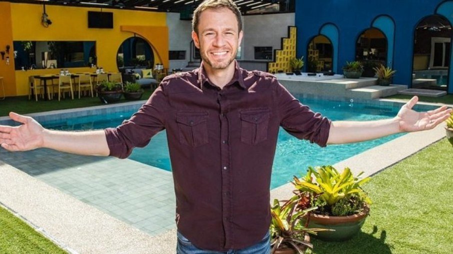 Tiago Leifert anuncia o fim das inscrições do 'BBB 22'