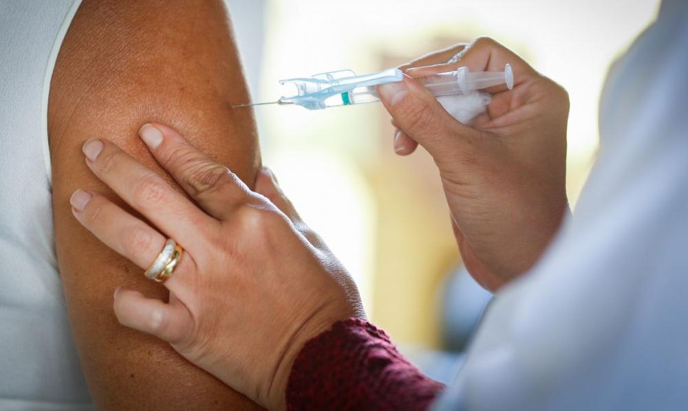 Vacinação contra Covid ampliada para pessoas de 37 anos ou mais