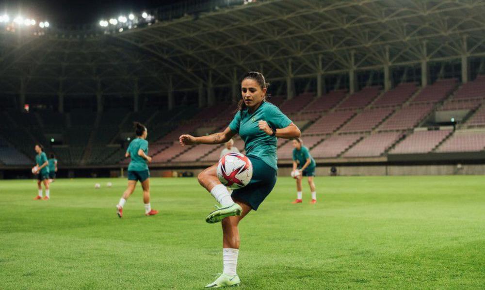 “Nosso foco é ganhar o ouro”, diz Debinha, atacante da seleção