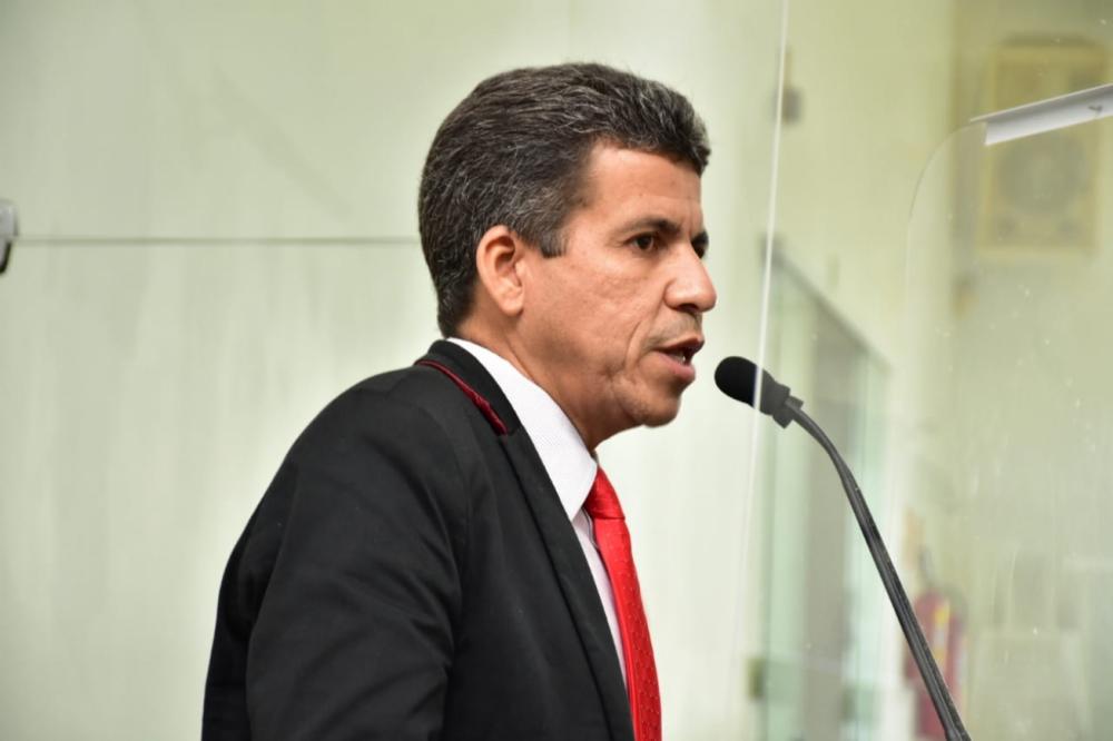 Vereador apela por regulação para paciente internado em policlínica