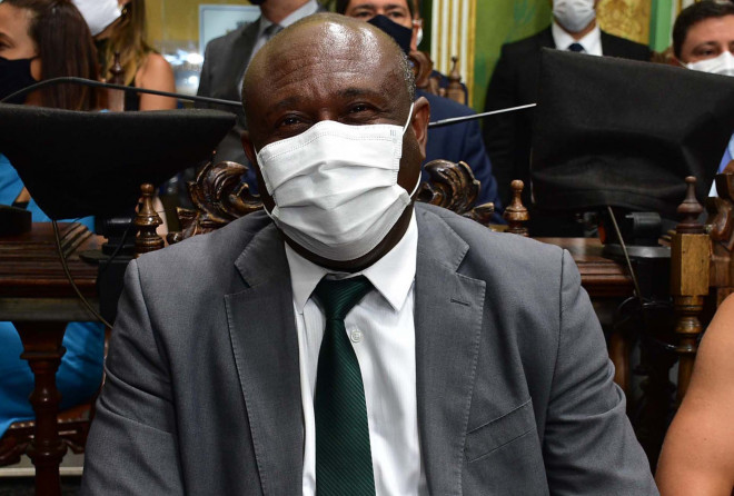 Emendas de Irmão Lázaro serão usadas para melhorias em praça esportiva