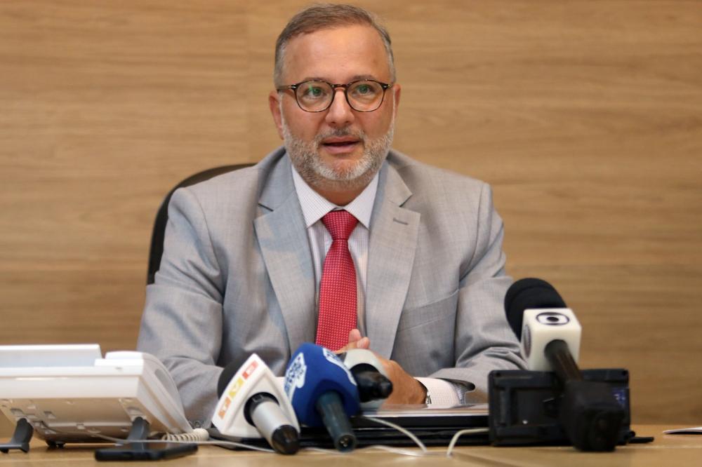 Secretário estadual de Saúde pede exoneração do cargo