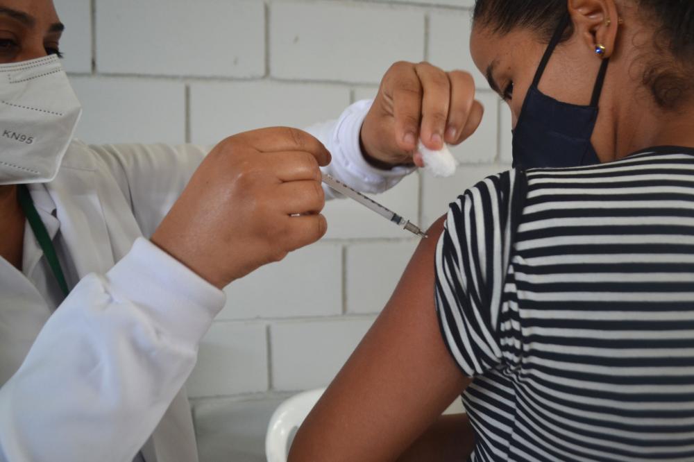 Feira de Santana já vacinou 300 mil pessoas com a primeira dose contra Covid