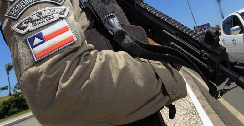 Homem é preso pela PM na Mangabeira com drogas