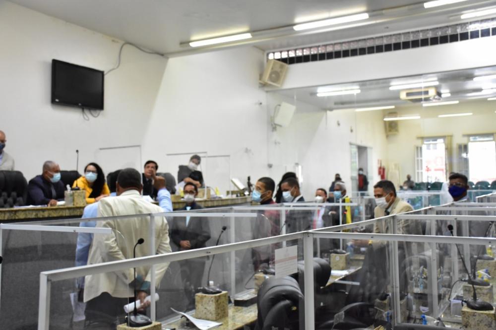 Câmara de Feira rejeita veto do Executo a LDO