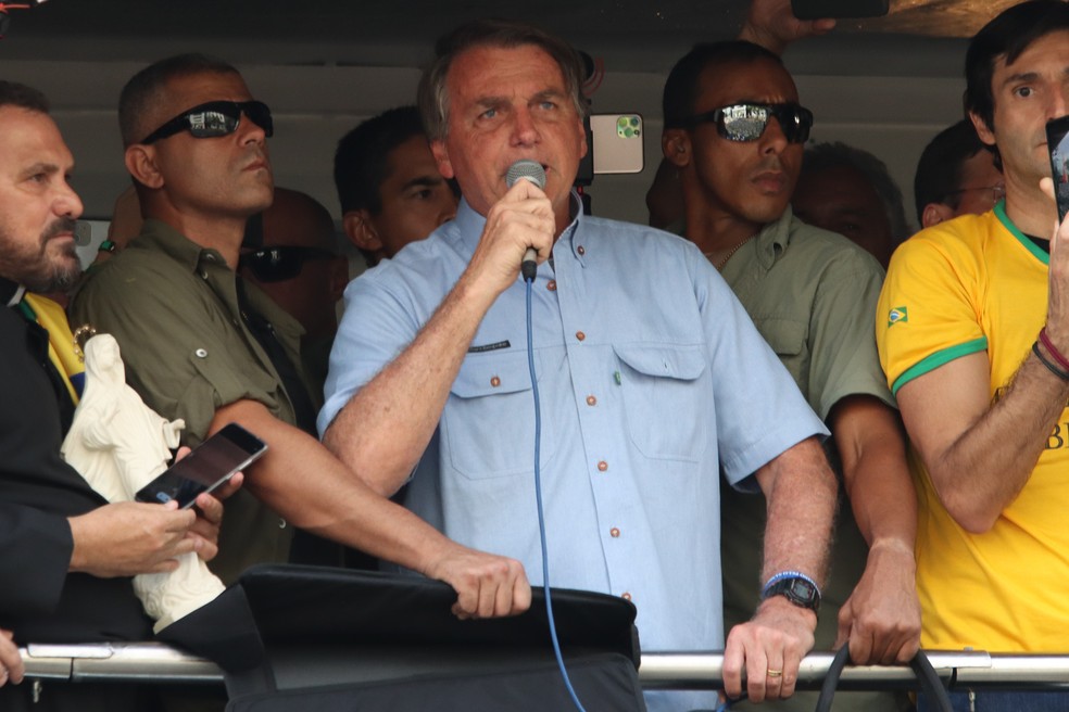 Bolsonaro 'está ameaçando os pilares da democracia brasileira', afirma Human Rights Watch