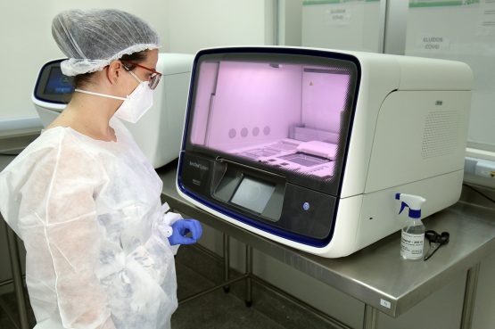 Laboratório Central detecta mais 10 amostras da variante Delta na Bahia