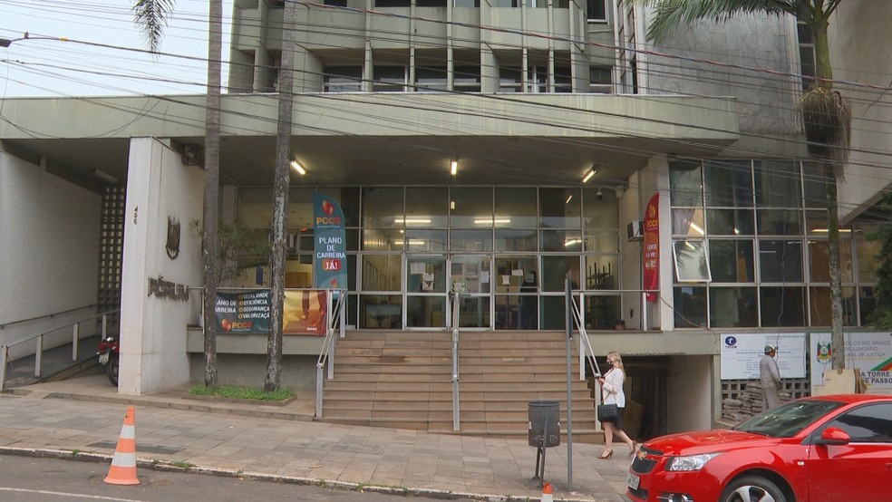 Liminar impede pai que recusou vacina e transmitiu Covid para filha de visitar criança no RS