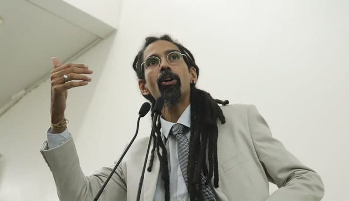 Jhonatas Monteira fala sobre falta de acessibilidade e preconceito contra as pessoas com deficiência