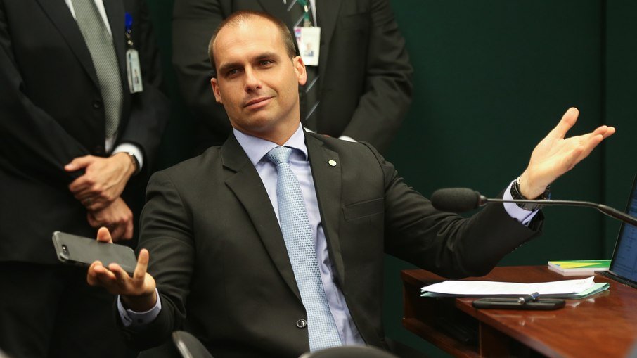 Após ida a ONU, Eduardo Bolsonaro testa positivo para Covid-19