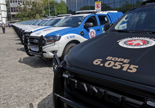 Rui Costa anuncia blindagem de viaturas policiais