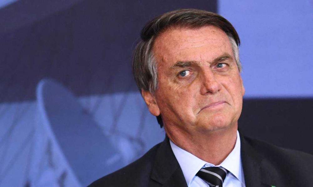 Deputados votam por derrubar veto de Bolsonaro e, com isso, suspender despejos na pandemia