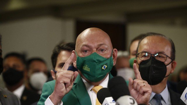 À CPI da Covid, Hang confirma morte da mãe por Covid e fala que Prevent Senior errou em atestado de óbito