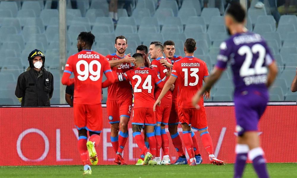 Napoli vira contra a Fiorentina fora de casa e segue 100% no Italiano