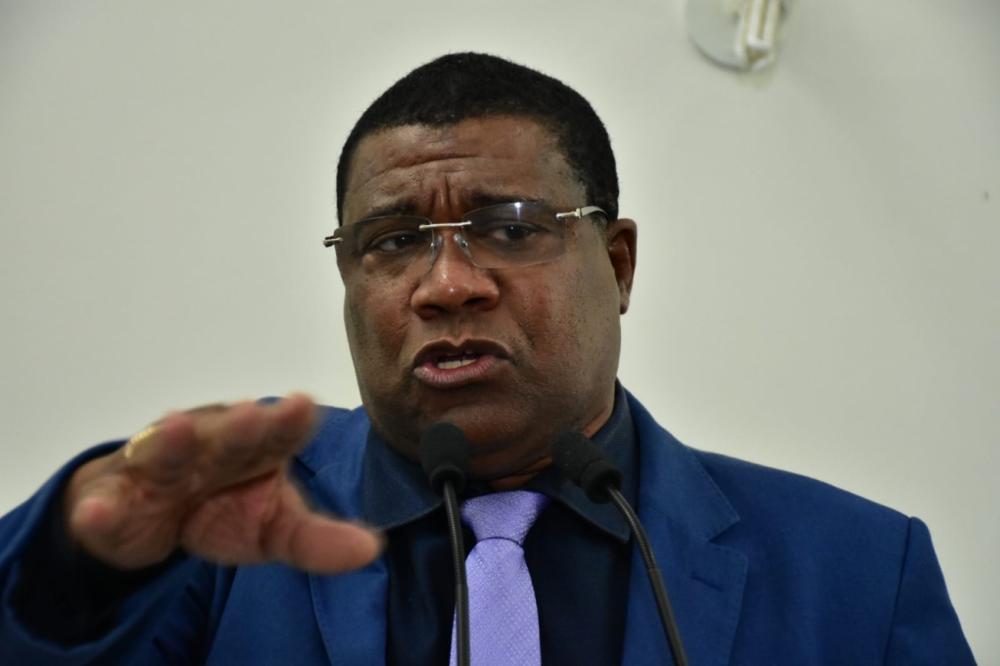 Denúncia de assédio a vereadores suspende sessão ordinária na Câmara