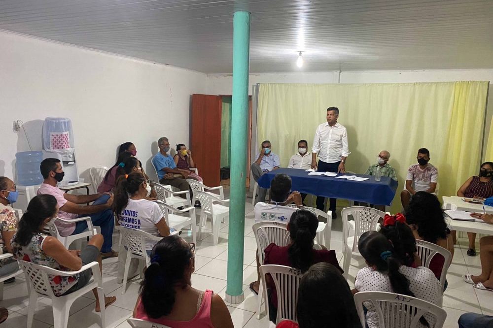 Prefeito participa de reunião comunitária em Terra Branca