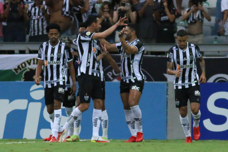 Em casa, Atlético-MG bate o Ceará e segue na liderança do Brasileirão