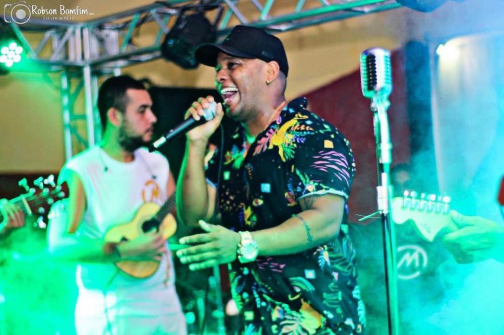 Comemorando um ano de carreira solo, Miller grava CD no dia das crianças