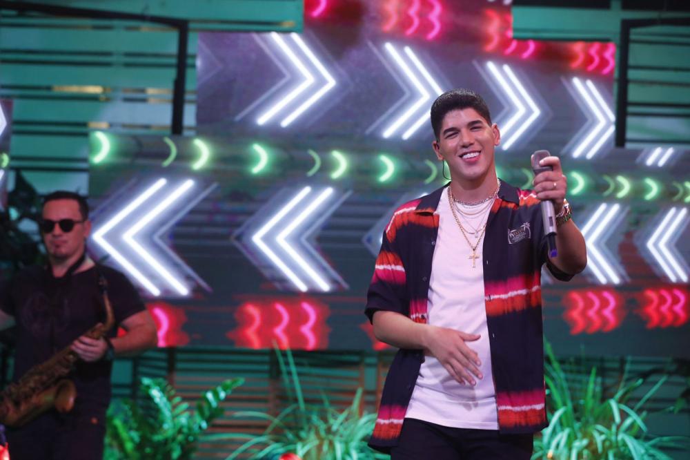 Zé Vaqueiro agita Praia do Forte neste sábado (16)