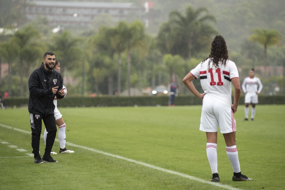 Técnico do São Paulo valoriza título invicto no Brasileirão Feminino Sub-18