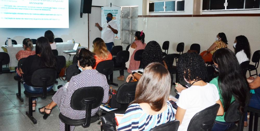 Capacitação fortalece atuação de conselheiros tutelares em Feira de Santana