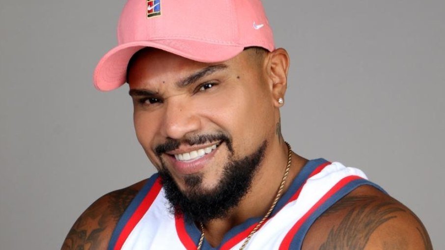 Naldo Benny comemora contrato com nova gravadora e sucesso de single no exterior