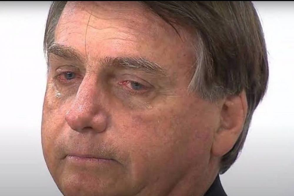 Bolsonaro diz que chora no banheiro de casa, mas que Michelle nunca viu