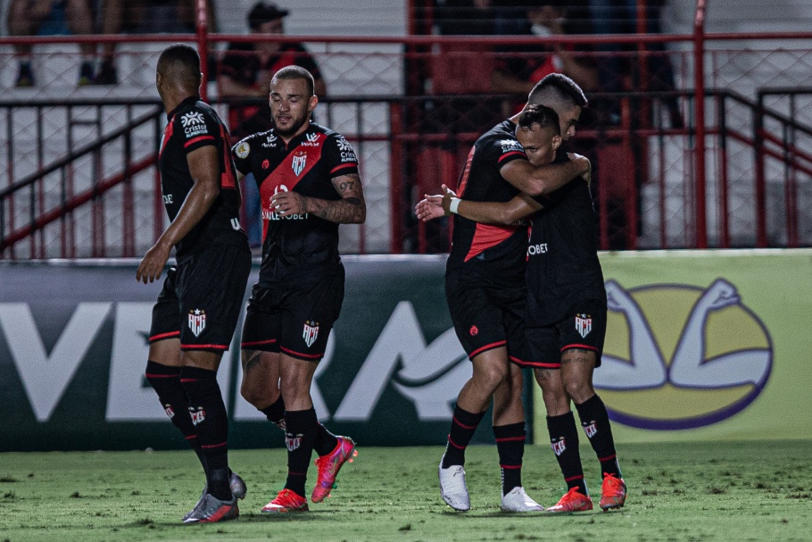  De virada, Dragão vence o líder Atlético-MG