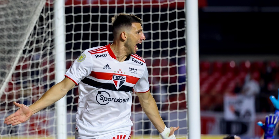 São Paulo vence clássico contra o Corinthians pelo Brasileirão