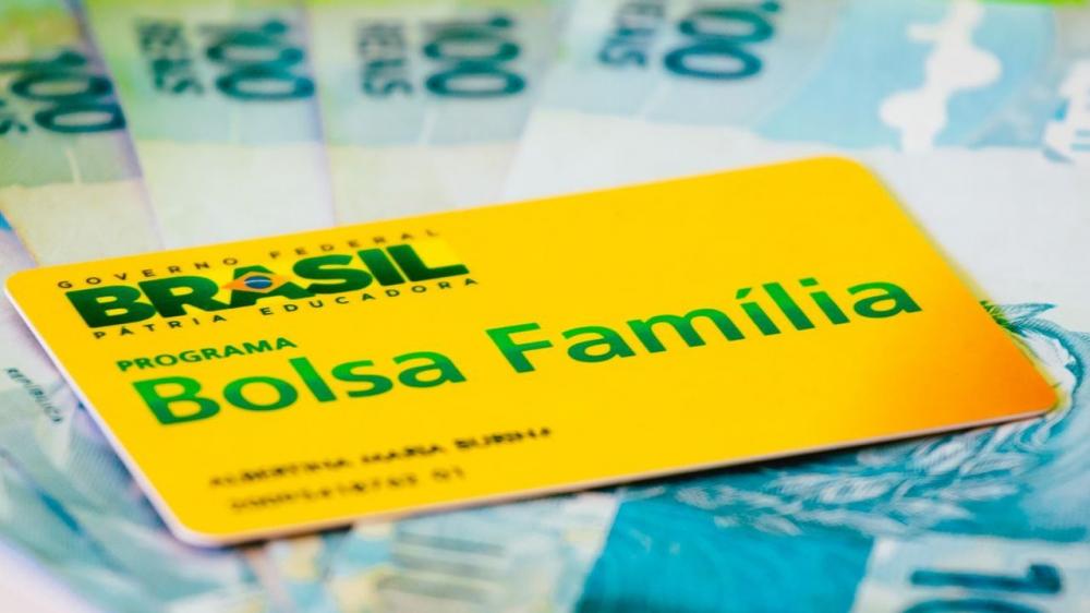 Governo deve anunciar nesta terça novo valor de R$ 400 para o Bolsa Família até o fim de 2022