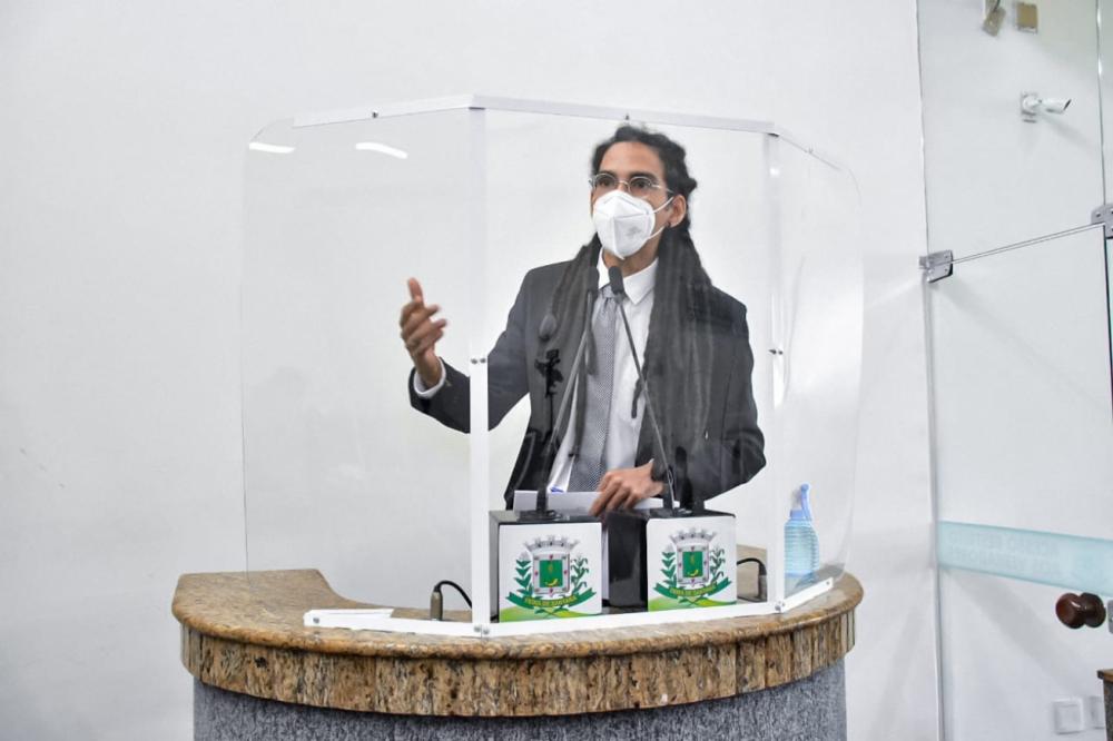 Jhonatas Monteiro fala sobre futuro do PSOL no Brasil