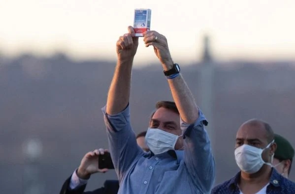 Feirense pede pede indenização de R$ 571 mil a Bolsonaro por divulgação de tratamento precoce