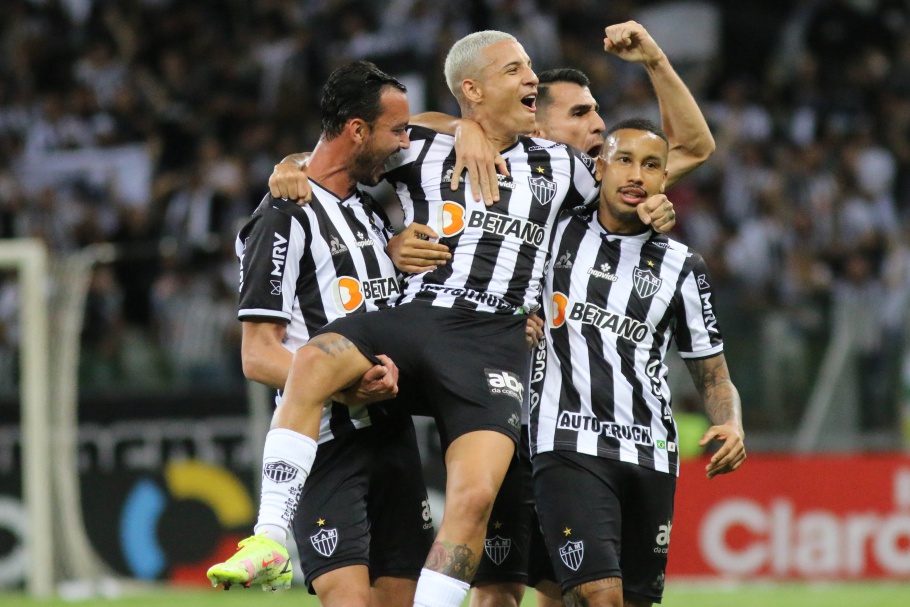 Atlético-MG goleia o Fortaleza no jogo de ida das semifinais da Copa do Brasil