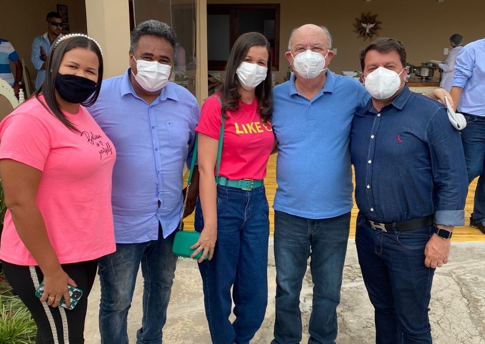 Vânia Silva participa de encontro político em Morro do Chapéu