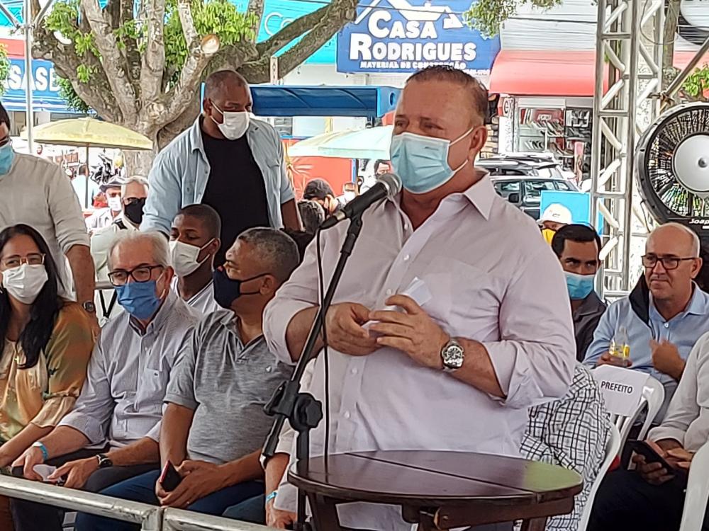 Adolfo Menezes fala sobre o que é sentar na cadeira de governador e investimentos feitos na Bahia