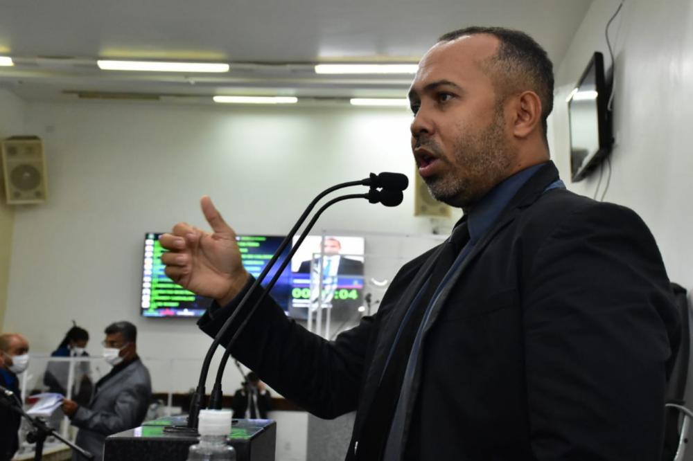 Projeto prevê placa/adesivo em imóvel ou veículo locado à Prefeitura e Câmara com nome do dono, valor e duração de contrato