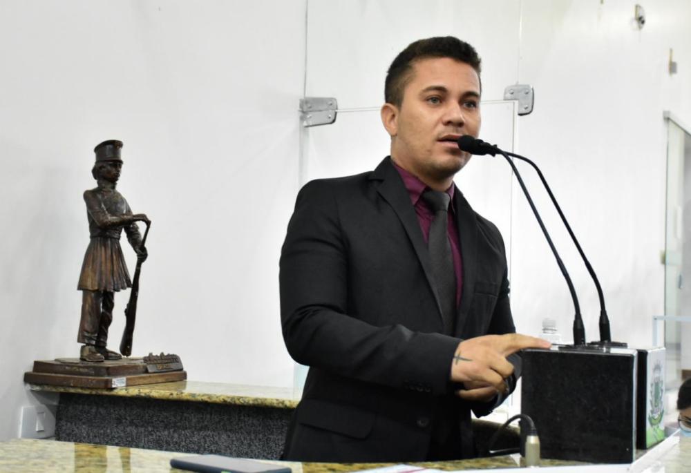 Vereador pede exoneração do secretário de Saúde Marcelo Britto