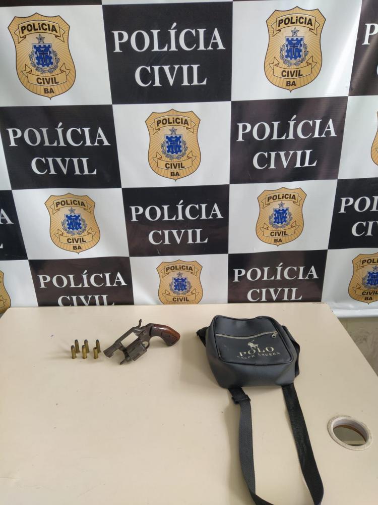 Revólver municiado é apreendido em imóvel em Santo Antônio de Jesus 