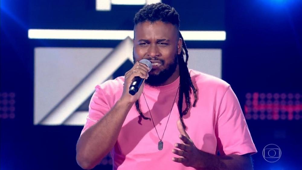 Baiano Danilo Moreno conquista jurados do The Voice