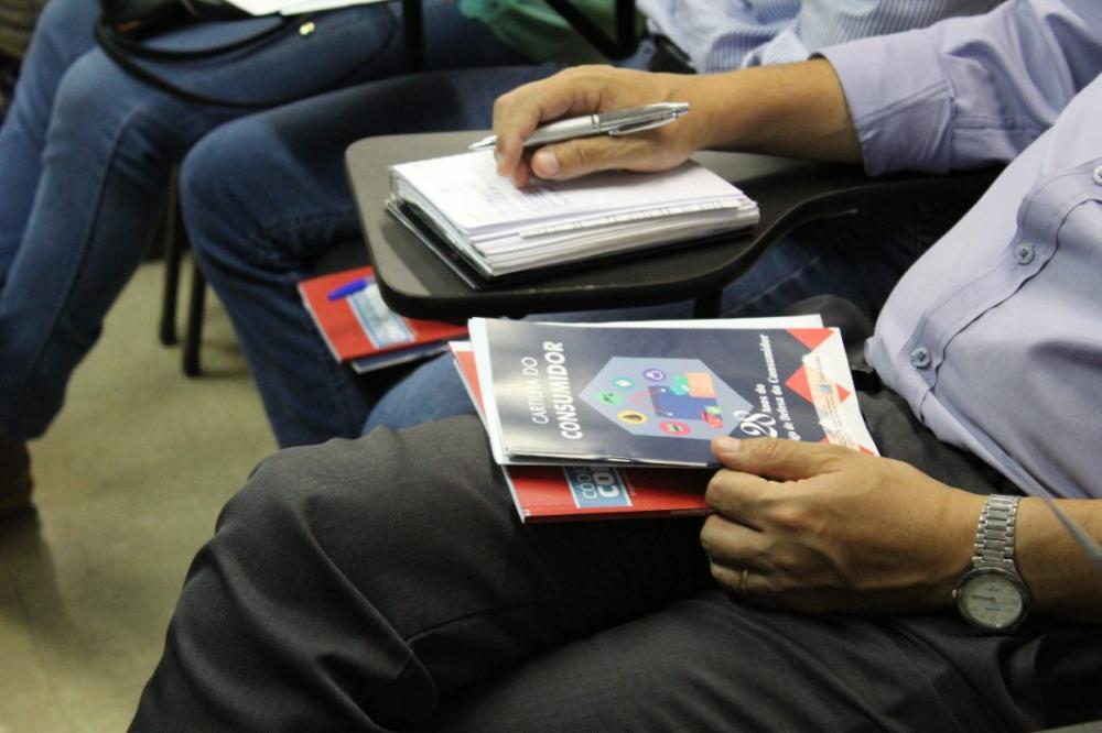 Procon realiza mutirão de negociação de dívidas com instituições financeiras e bancárias