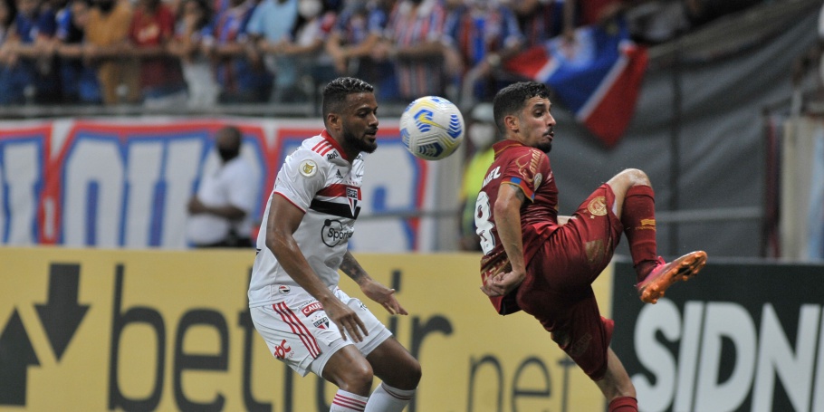 No duelo de tricolores, Bahia derrota o São Paulo pelo Brasileirão