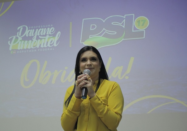 Deputada federal baiana gastou mais de R$ 150 mil em 3 meses com outdoor