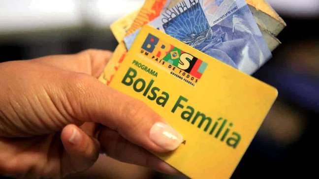 Famílias atendidas pelo Bolsa Família migrarão sem recadastramento