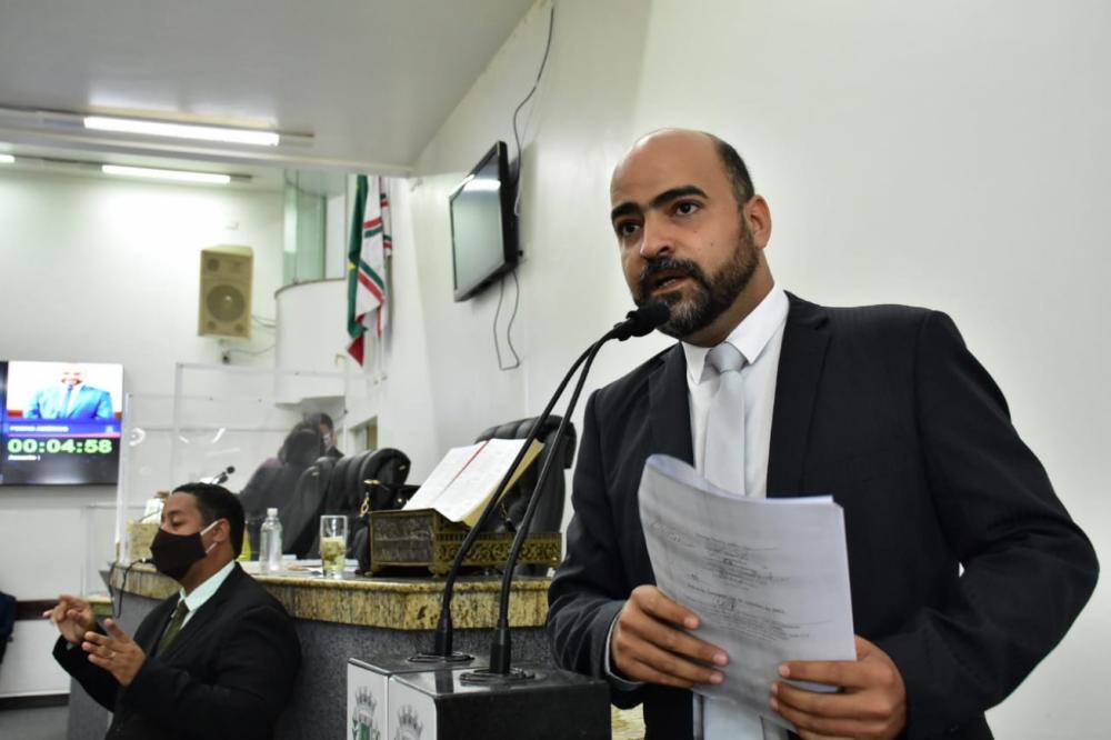 Promulgada Lei Complementar que estabelece diretrizes para a oferta de vagas em creches públicas municipais