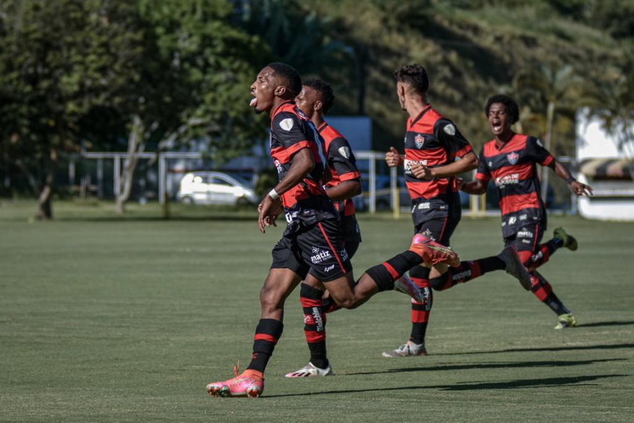 Vitória bate o Bahia no clássico pela Copa do Nordeste Sub-20